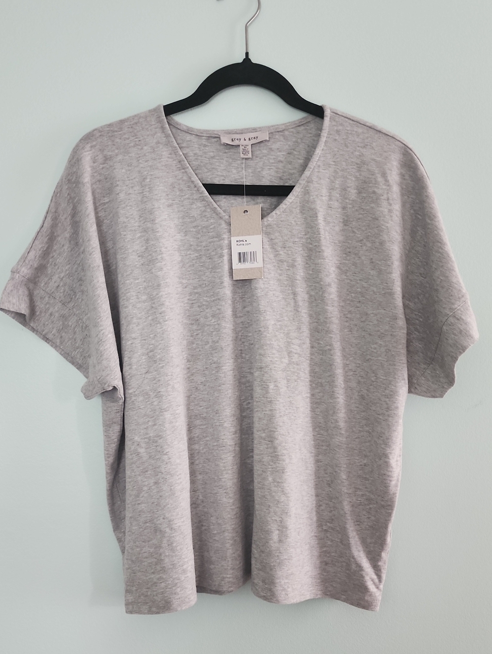 Relaxed V-Neck Short Sleeve Tee in Light Gray